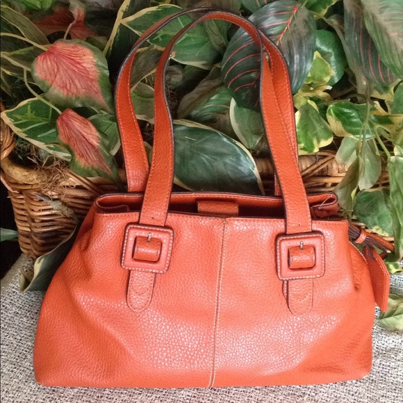 Liz Claiborne - Picture 1 of 8